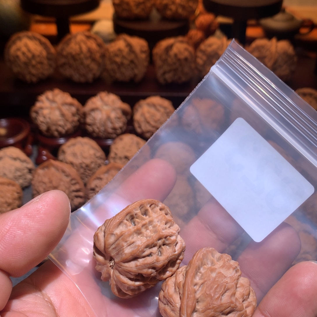 张***生把件桃核佛肚823号瑕疵处理