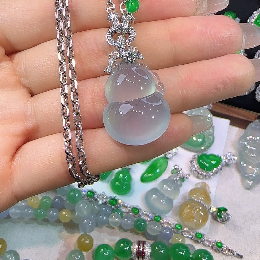 翡翠18K金镶嵌戒指