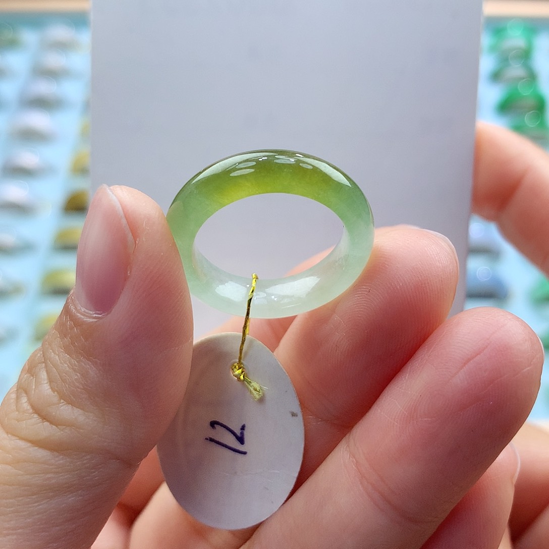 翡翠戒指未镶嵌12圈