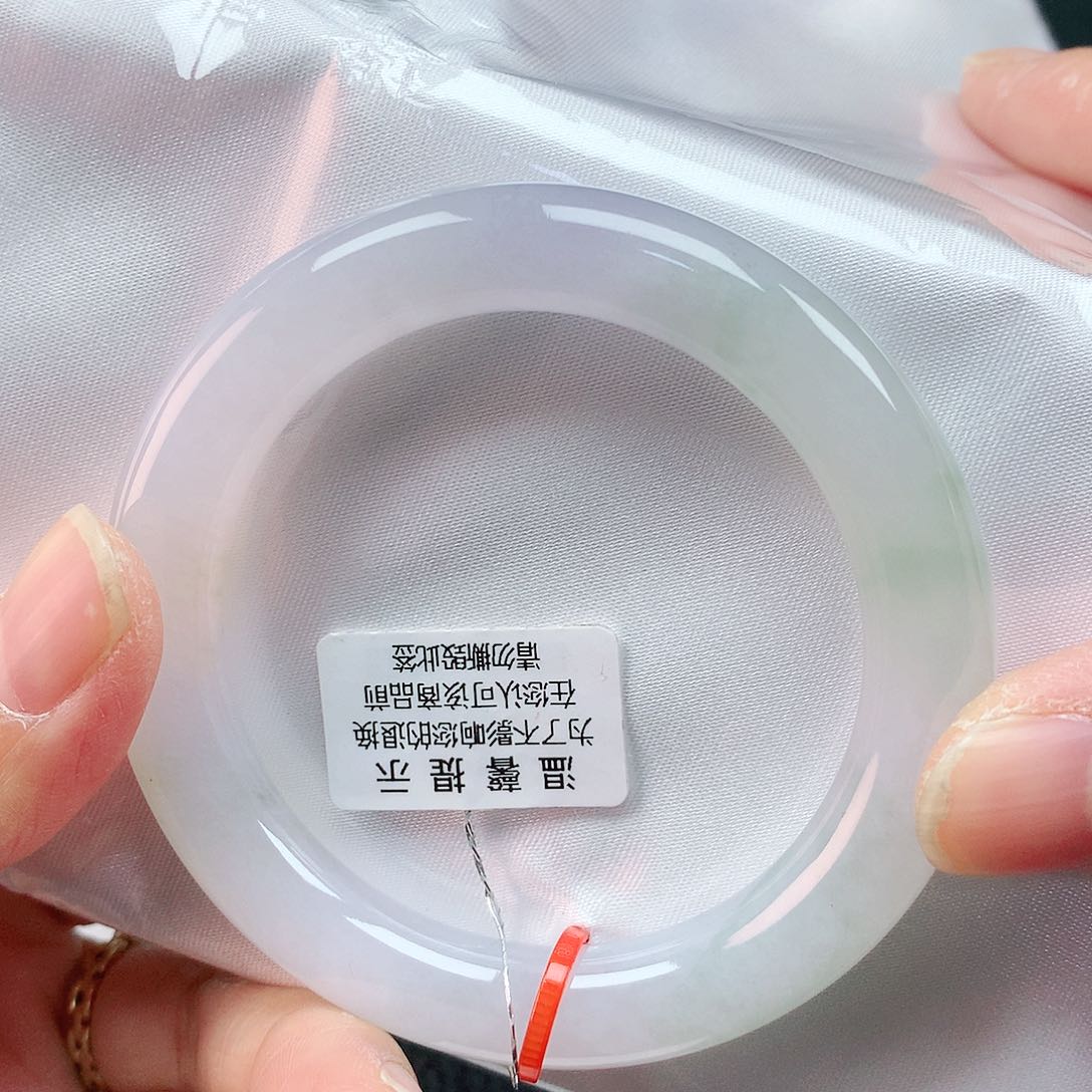 翡翠手镯未镶嵌51圈
