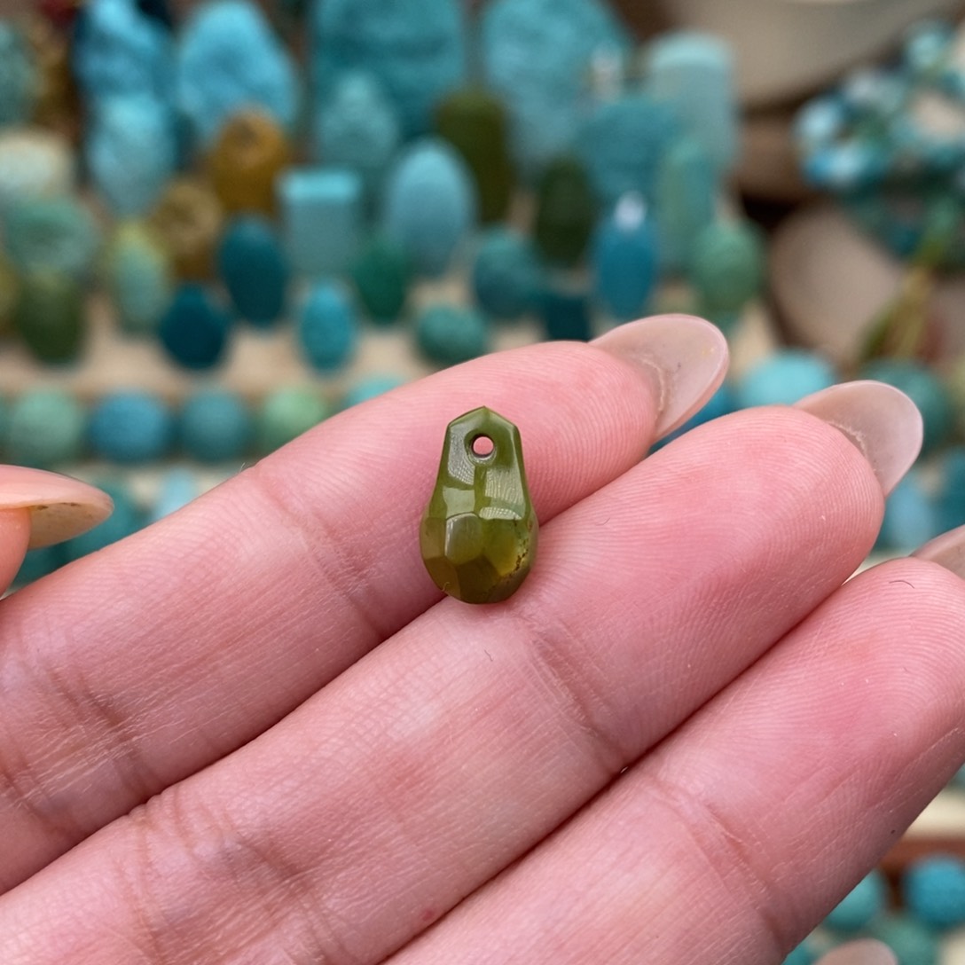 未镶嵌绿松石珠宝奇石