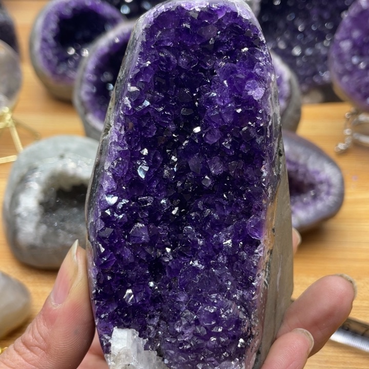 紫晶水晶摆件未镶嵌