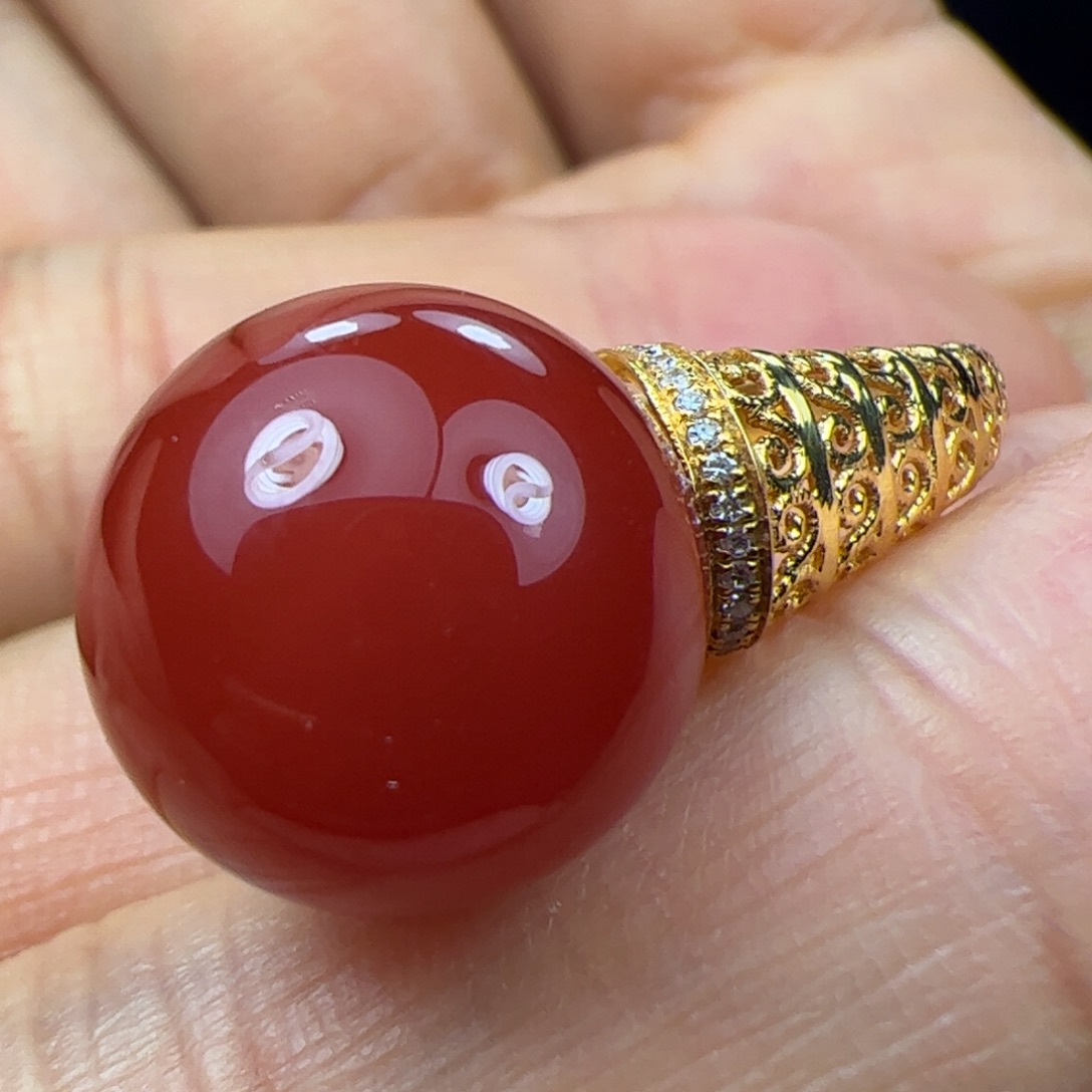 18K金镶嵌戒指南红玛瑙