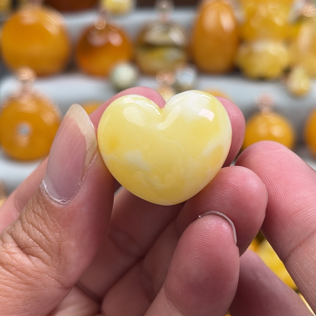 蜜蜡珠宝奇石未镶嵌