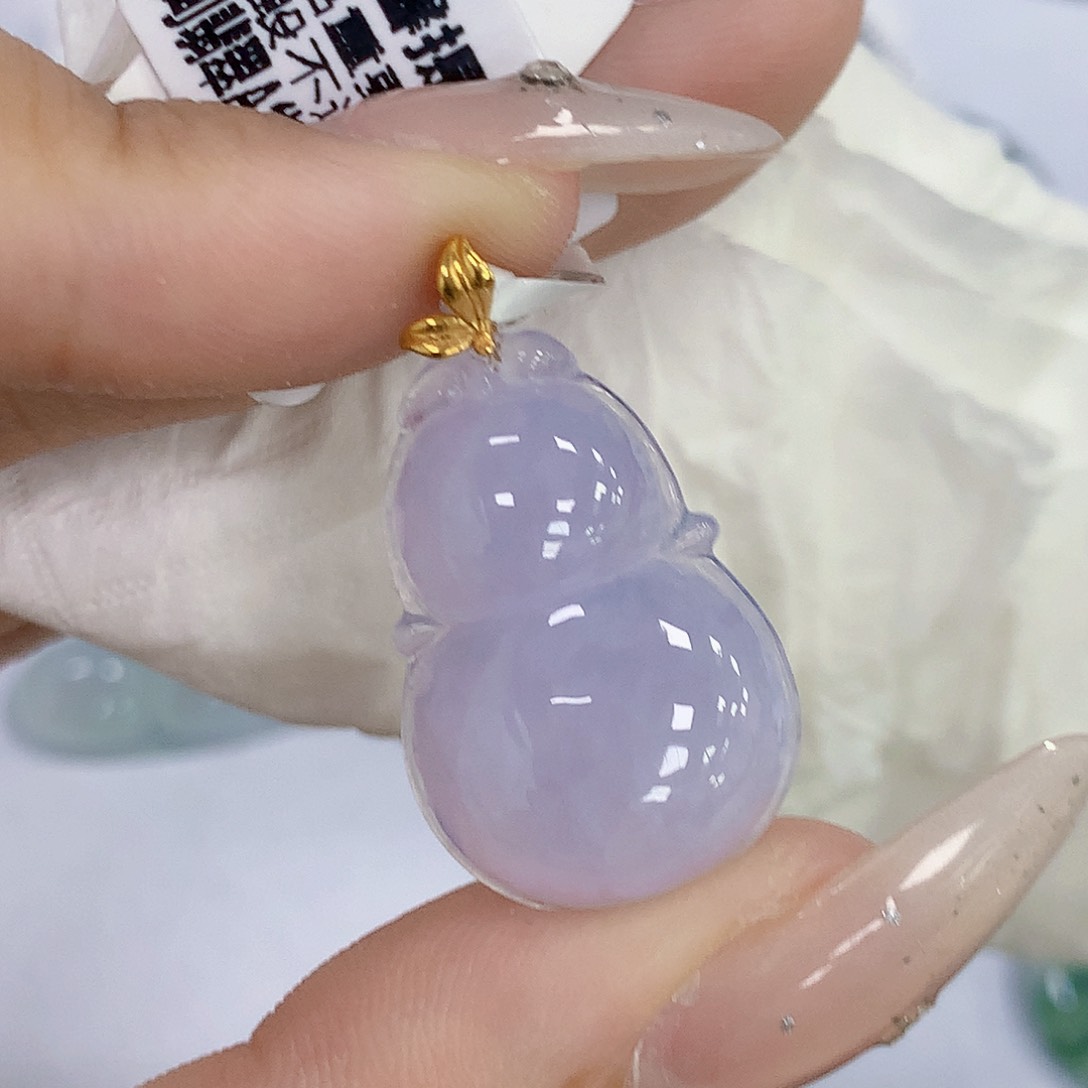 颈饰18K金镶嵌翡翠