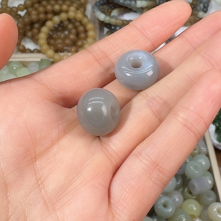 小***子和田玉未镶嵌颈饰拍2