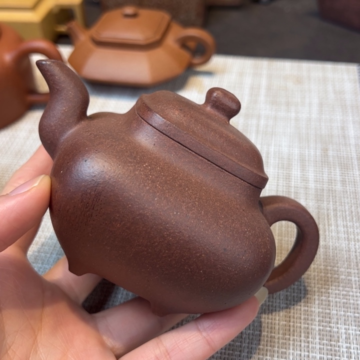 A***x紫砂茶壶封釉，容量220毫升，传炉