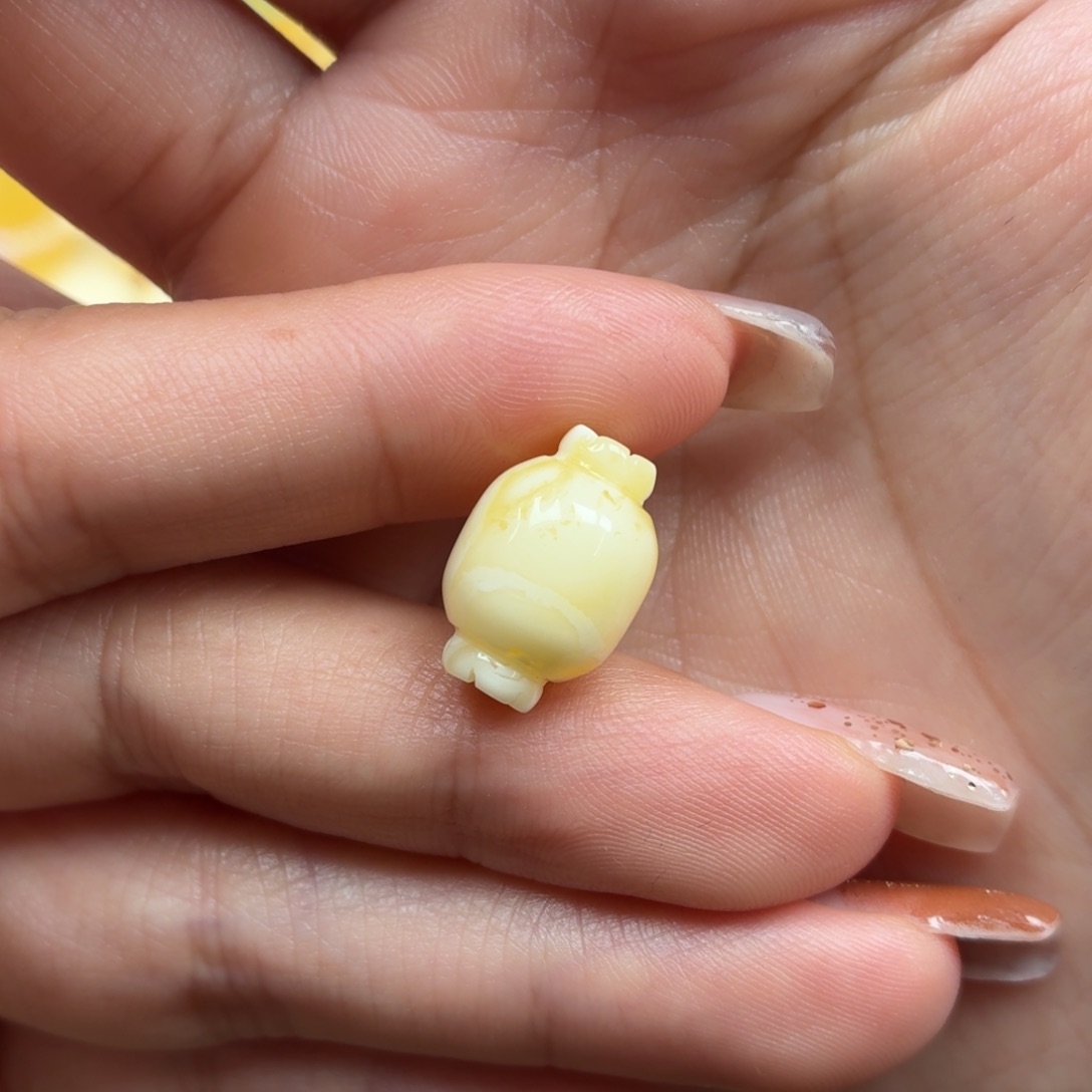 琥珀未镶嵌裸石蜜蜡