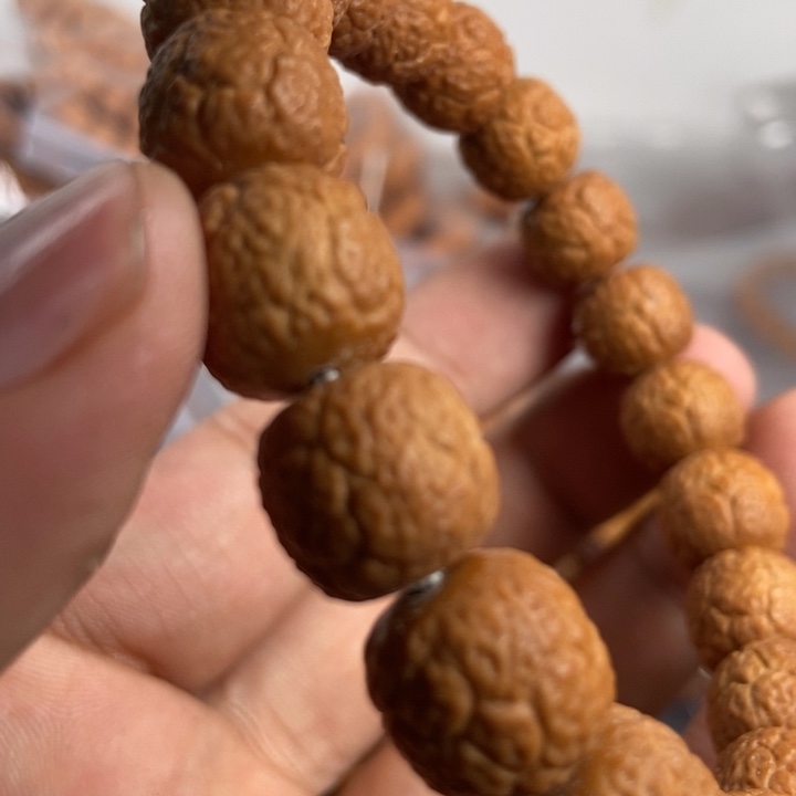 猴头核桃吊坠浪**然在下月发