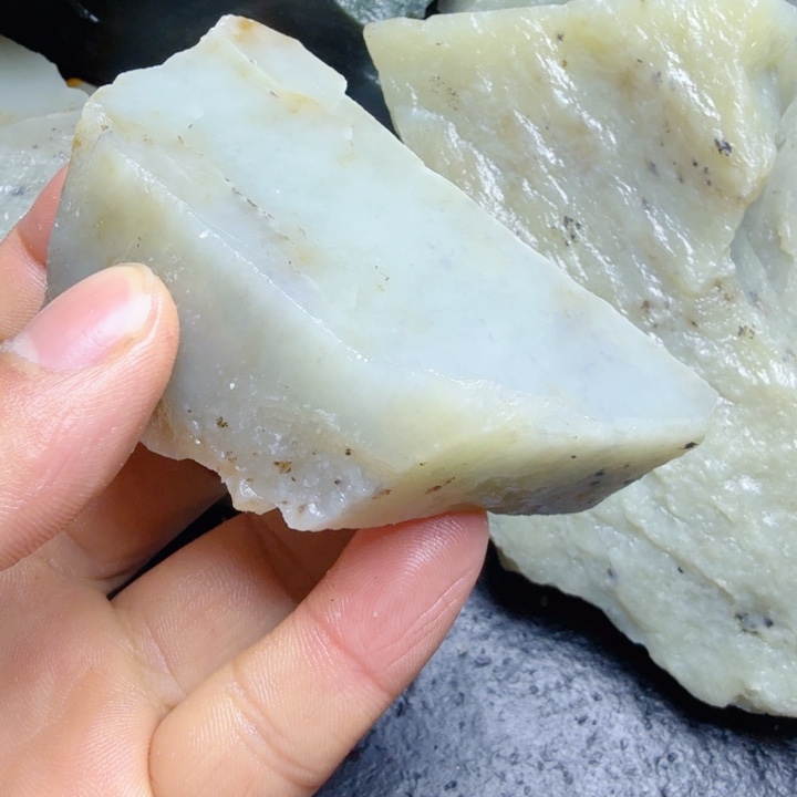 和田玉（糖玉）未镶嵌珠宝奇石