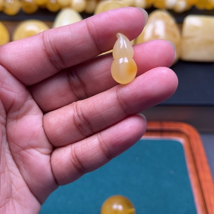 琥珀未镶嵌珠宝奇石M99号小葫芦