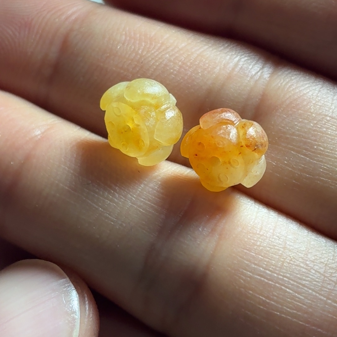 卜***豆定制翡翠未镶嵌莲花