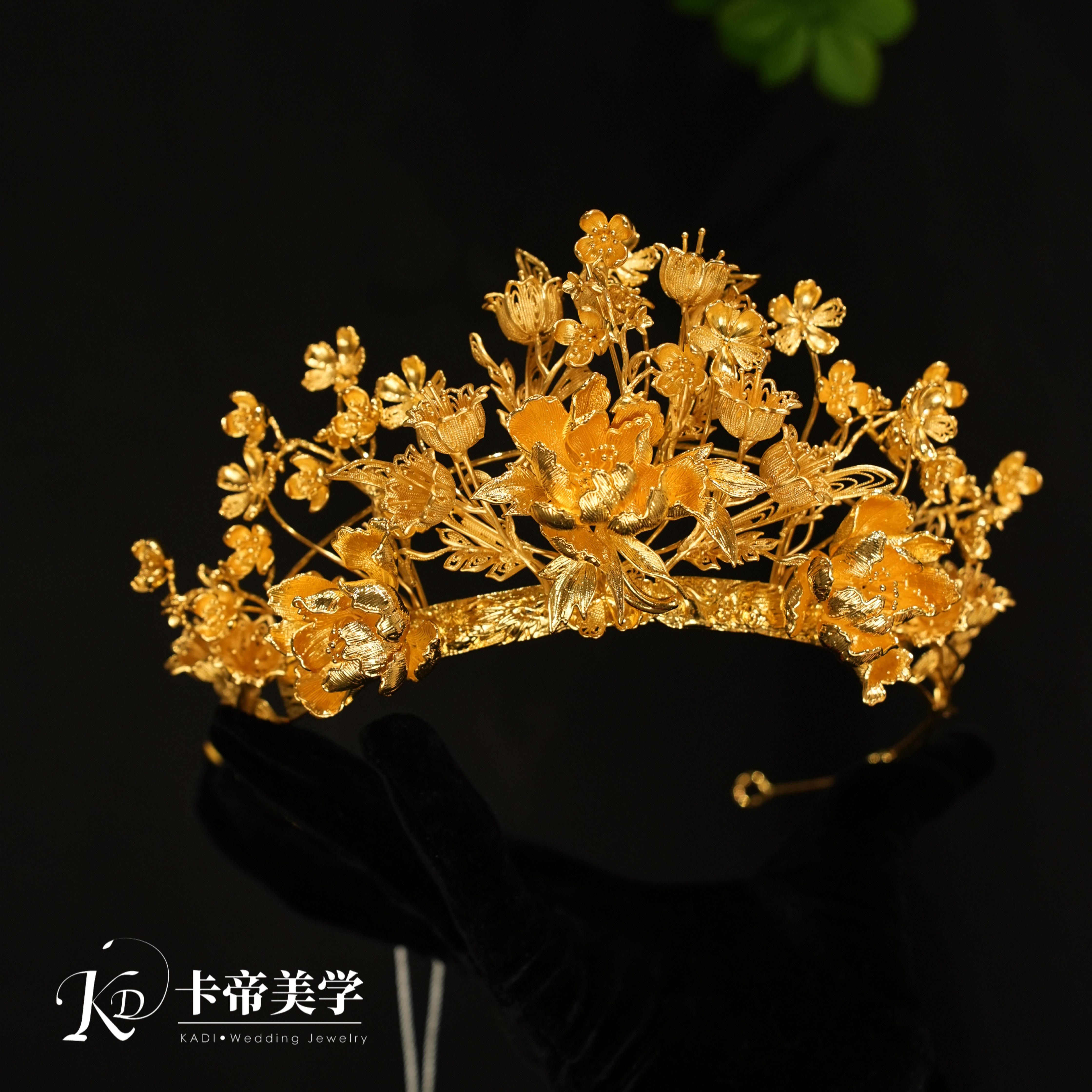 合金仿水晶婚庆饰品 13074大方金色中式立体花朵设计气质减龄款