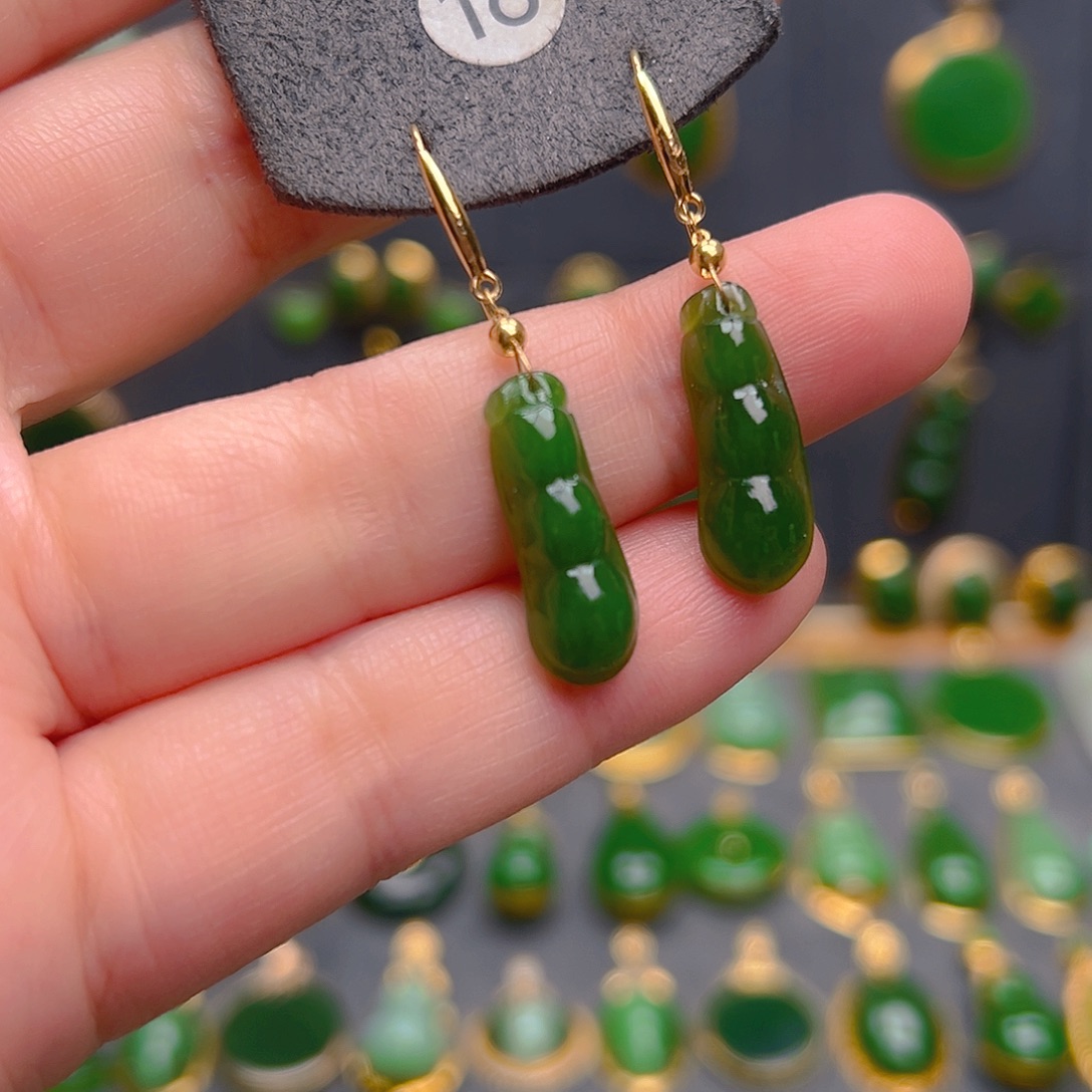 和田玉18K金镶嵌耳饰