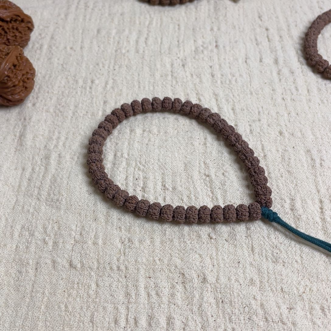 甘***王吊坠金刚菩提原生态平细小金刚