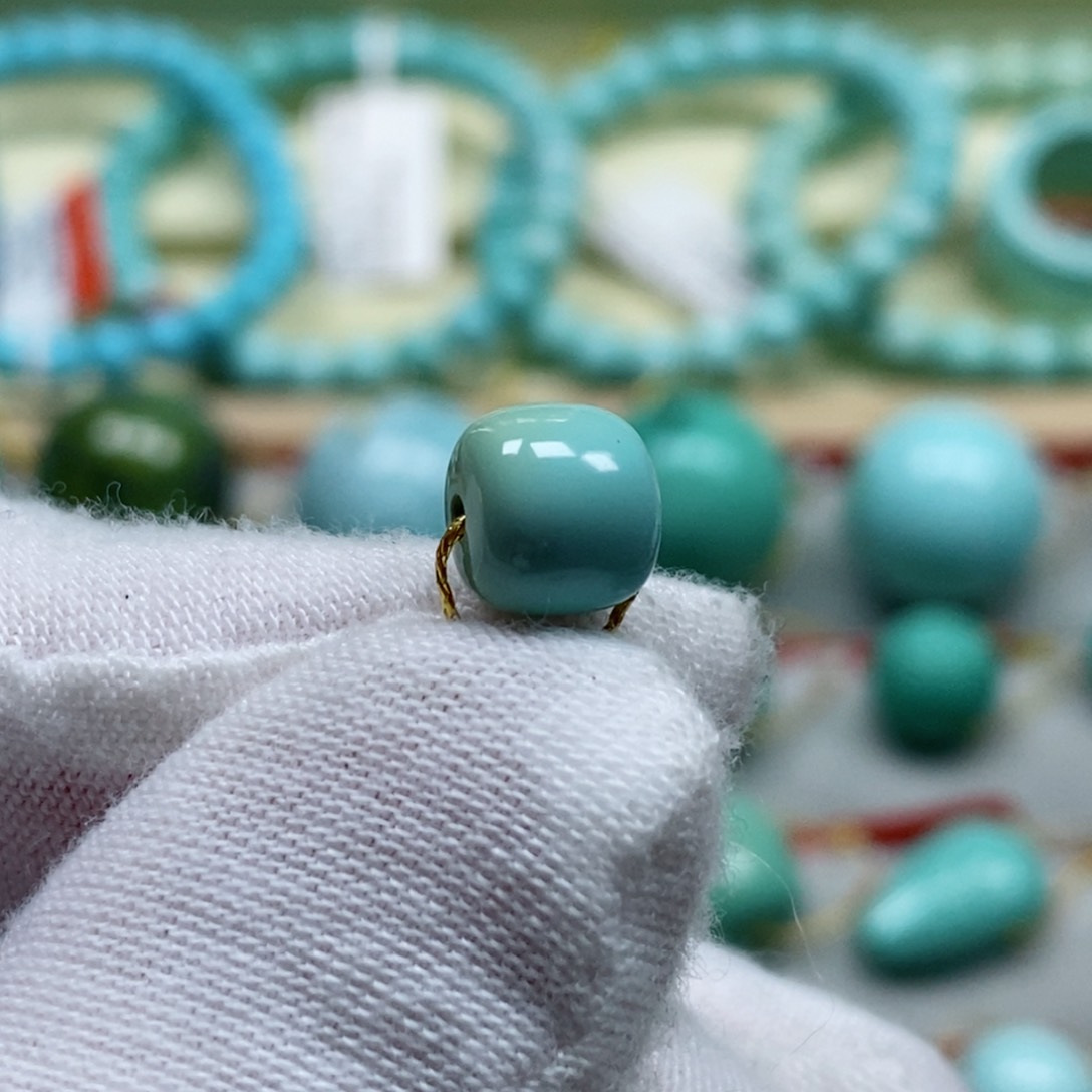 绿松石珠宝奇石未镶嵌人****死