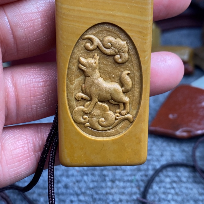 【闪购商品】原石雕刻手把件