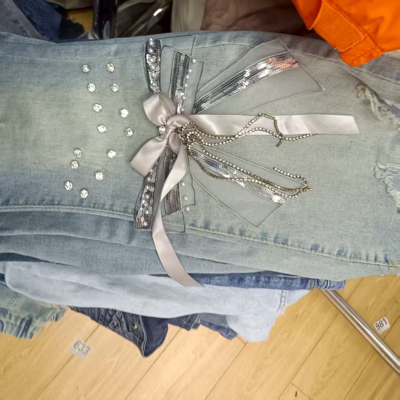 春季蓝色百搭磨破高腰牛仔裤女夏季单肩女士喇叭裤