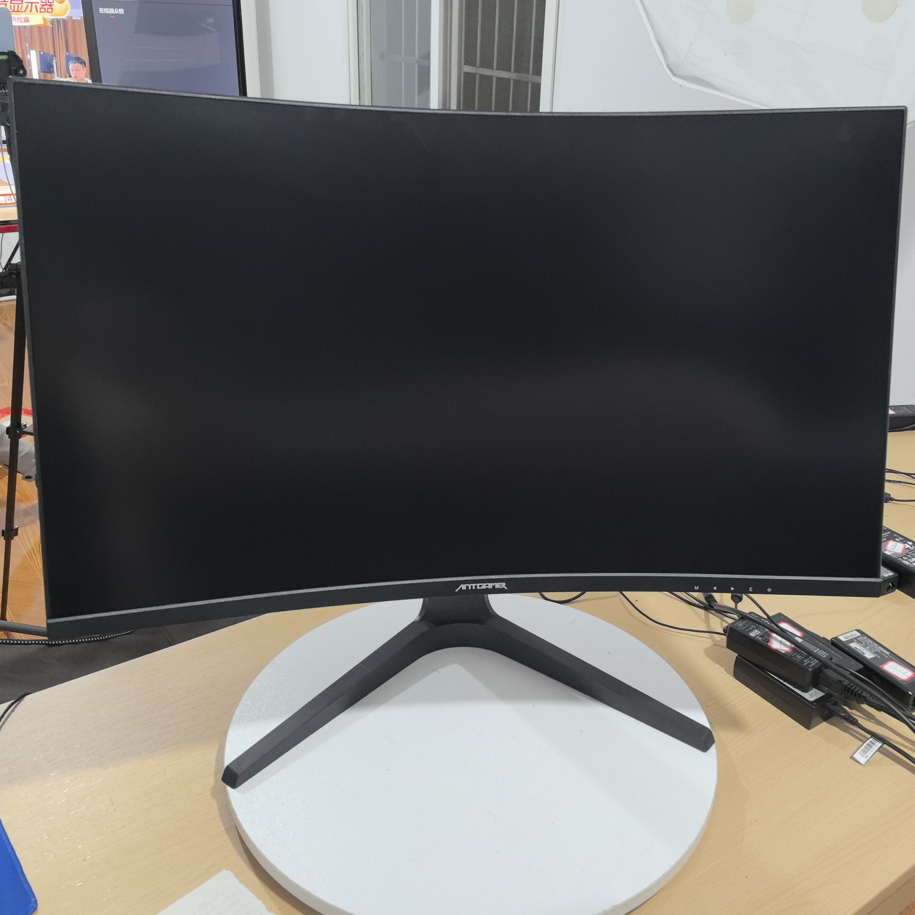 9新 蚂蚁电竞  2K144Hz 32英寸带升降旋转竖屏电竞二手显示器