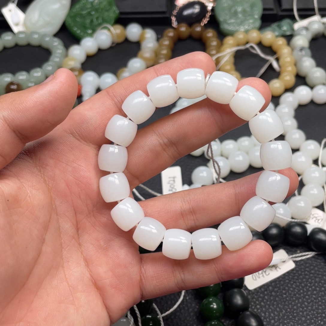 和田玉未镶嵌手链