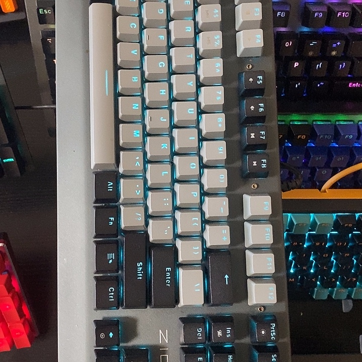 8新网吧同款有线键盘无支架无胶贴