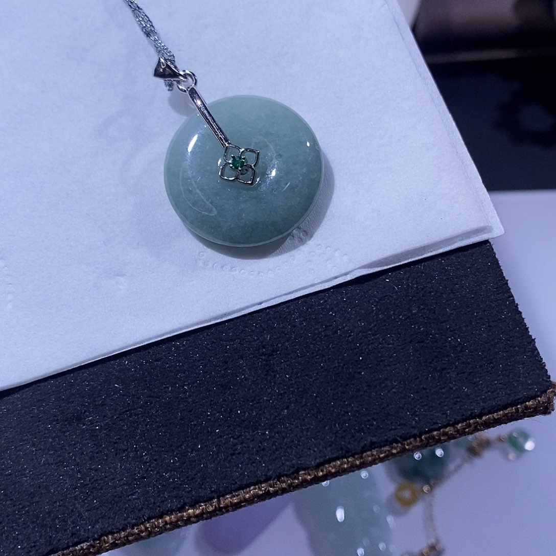 翡翠吊坠(不含链)未镶嵌