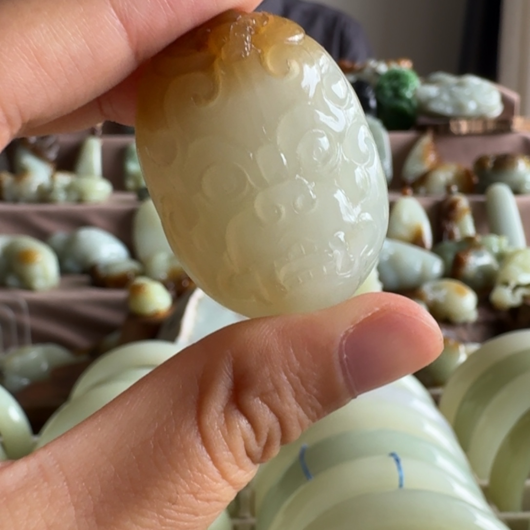 和田玉（糖玉）未镶嵌颈饰
