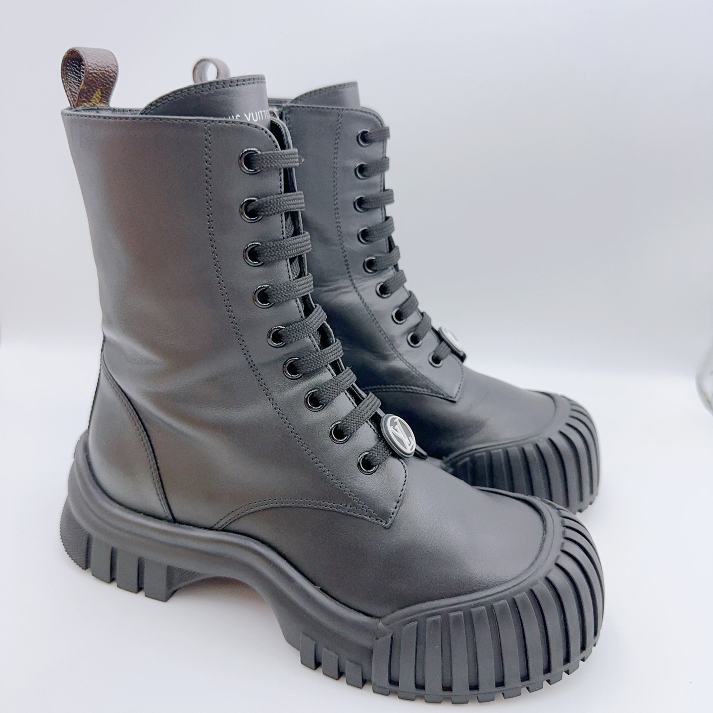 95新 LouisVuitton/路易威登 36码/黑色绑带Ruby马丁靴/01847