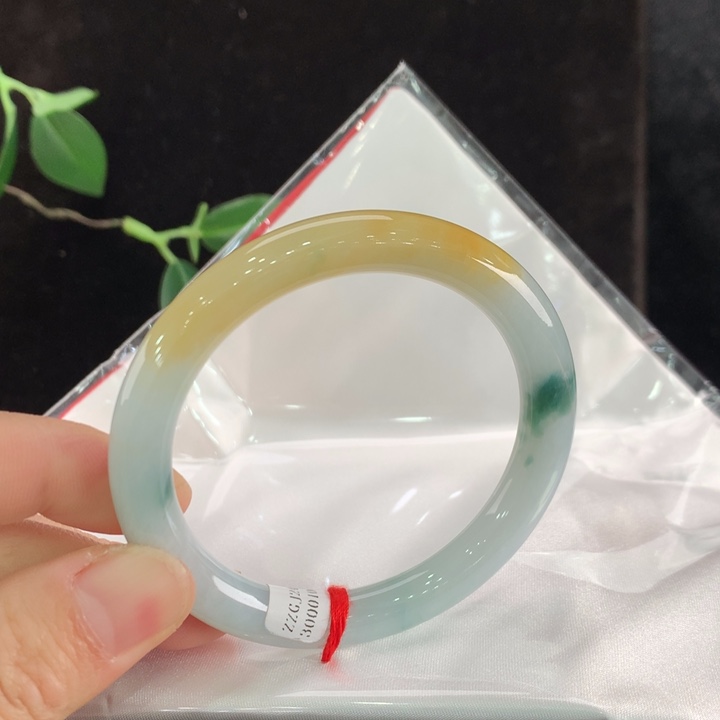 翡翠手镯未镶嵌111/0100