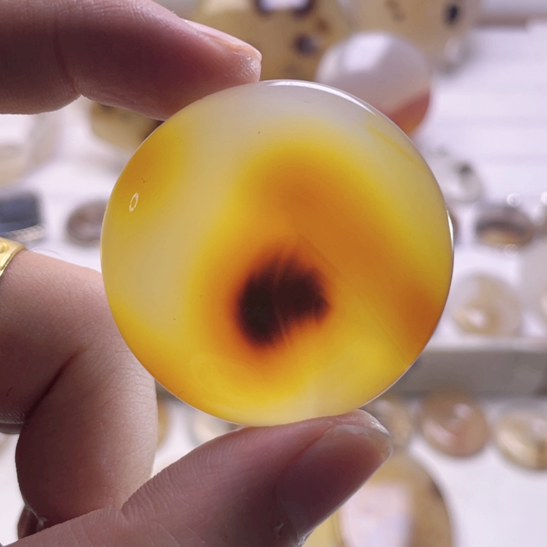 玛瑙/玉髓未镶嵌珠宝奇石