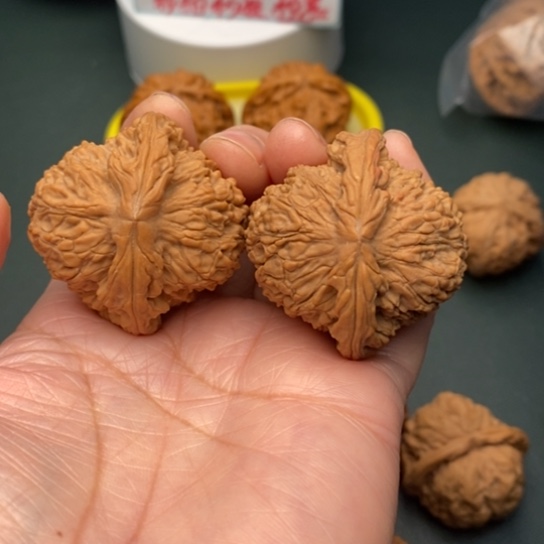 文玩核桃把件41.5全品南疆石