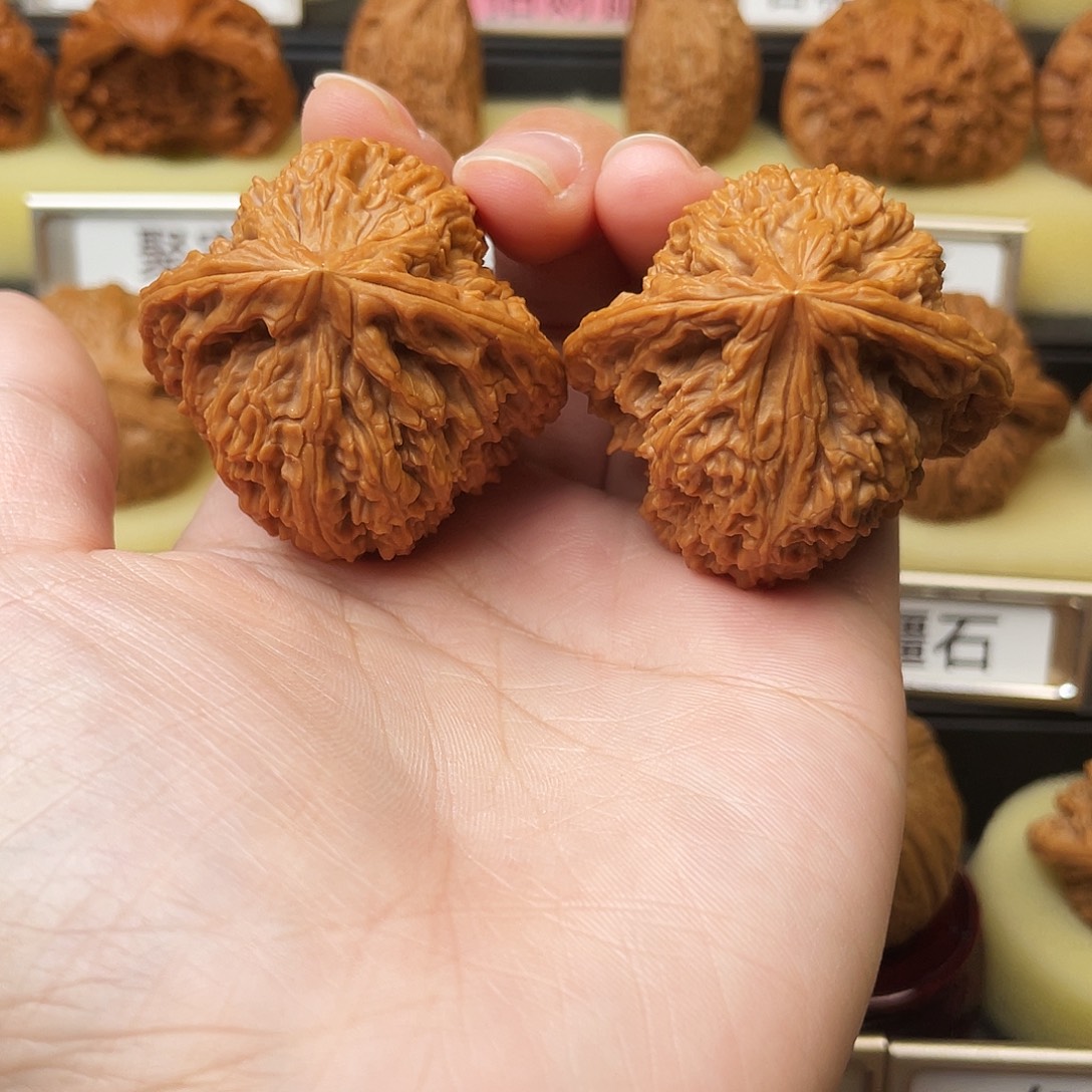 文玩核桃吊坠南疆42全品533