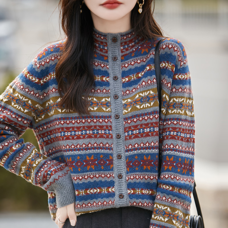 冬季复古提花高领单排扣针织开衫女上衣