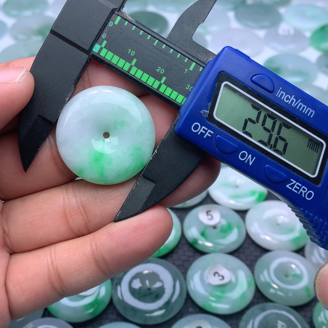 翡翠颈饰未镶嵌缅甸天然A货翡翠