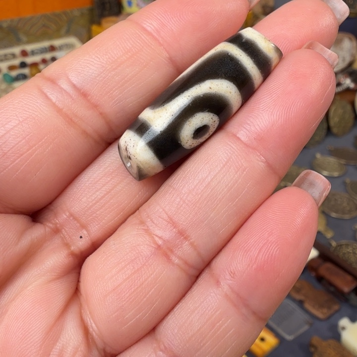 原生态黑白图腾一个