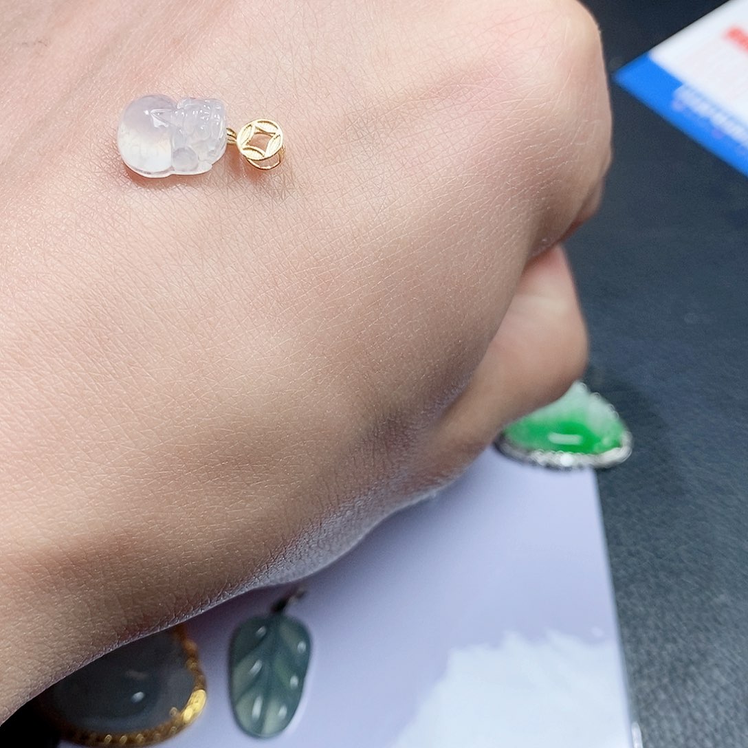 翡翠吊坠(不含链)18K金镶嵌