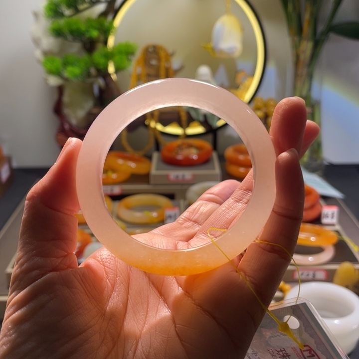 石英质玉未镶嵌手镯