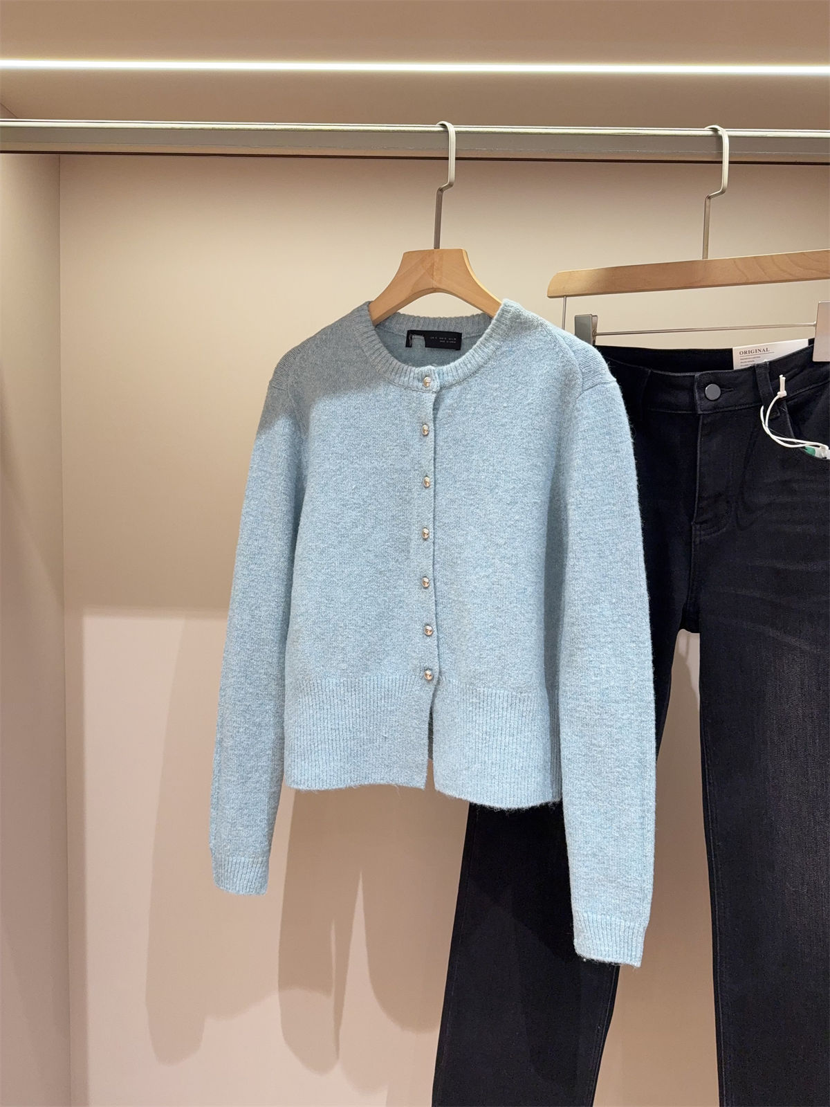 美拉德咖色！长袖圆领银色纽扣针织开衫外套