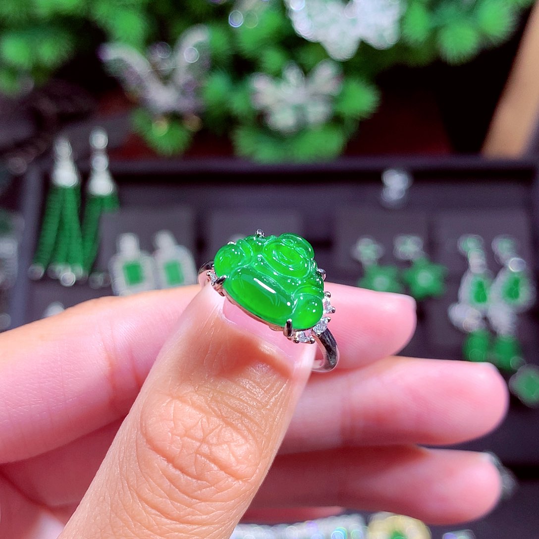 颈饰未镶嵌翡翠天然