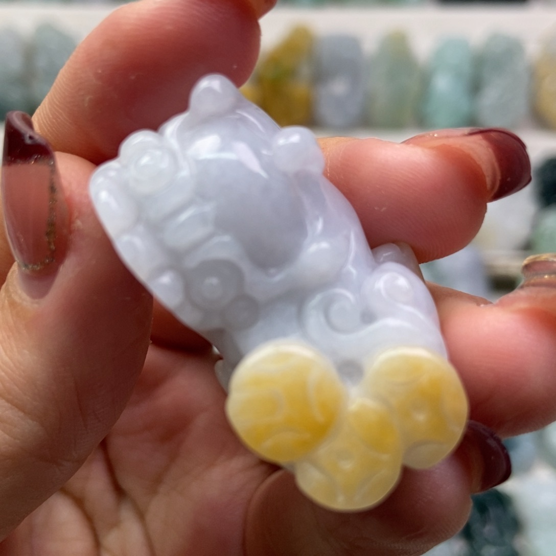 翡翠吊坠(赠链)未镶嵌