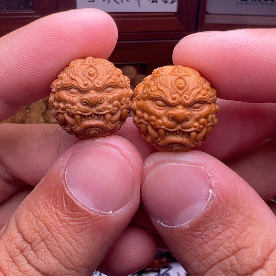 吊坠猴头核桃精修瑕疵唐诗不退不换随机一个