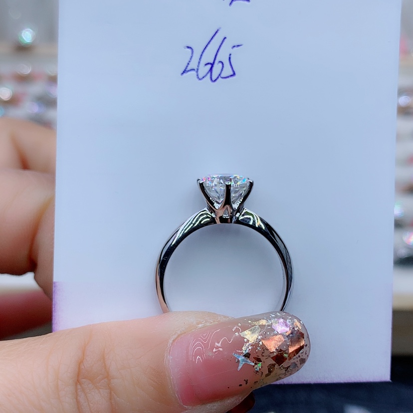 【闪购商品】合成碳硅石戒指/指环18K金镶嵌