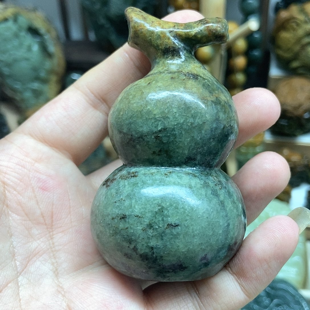 岫岩河磨玉（透闪石质玉）把件未镶嵌小**光