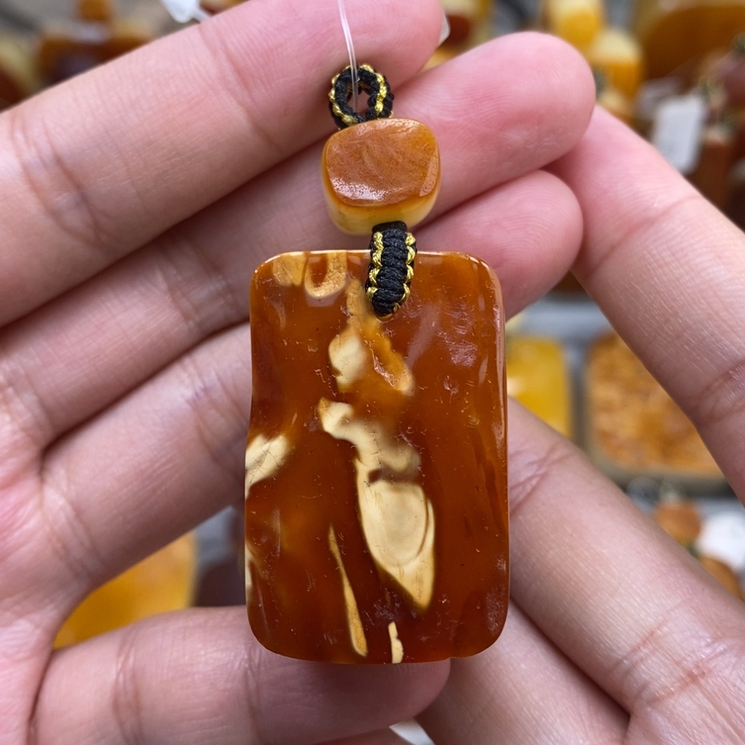 蜜蜡未镶嵌珠宝奇石