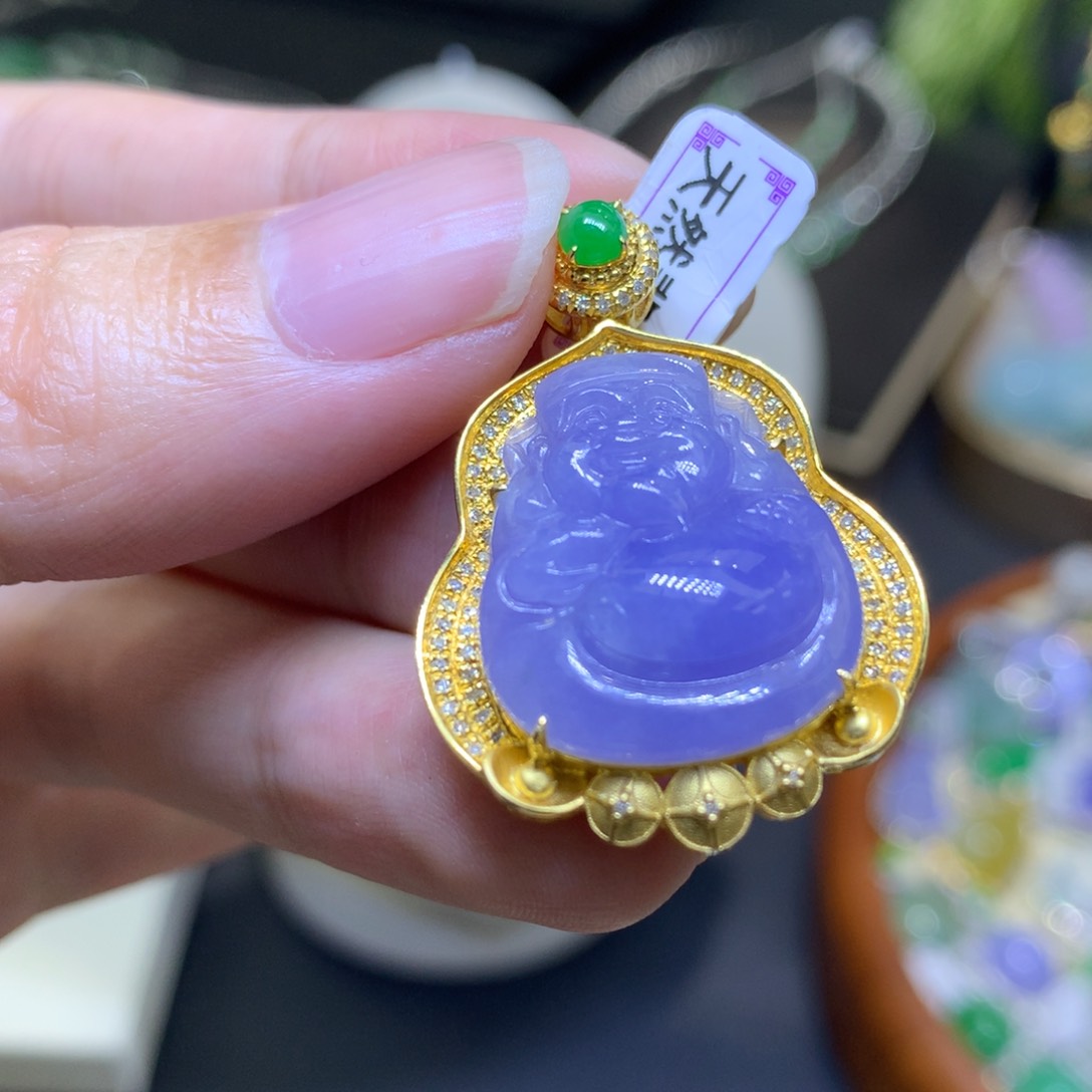 颈饰18K金镶嵌翡翠