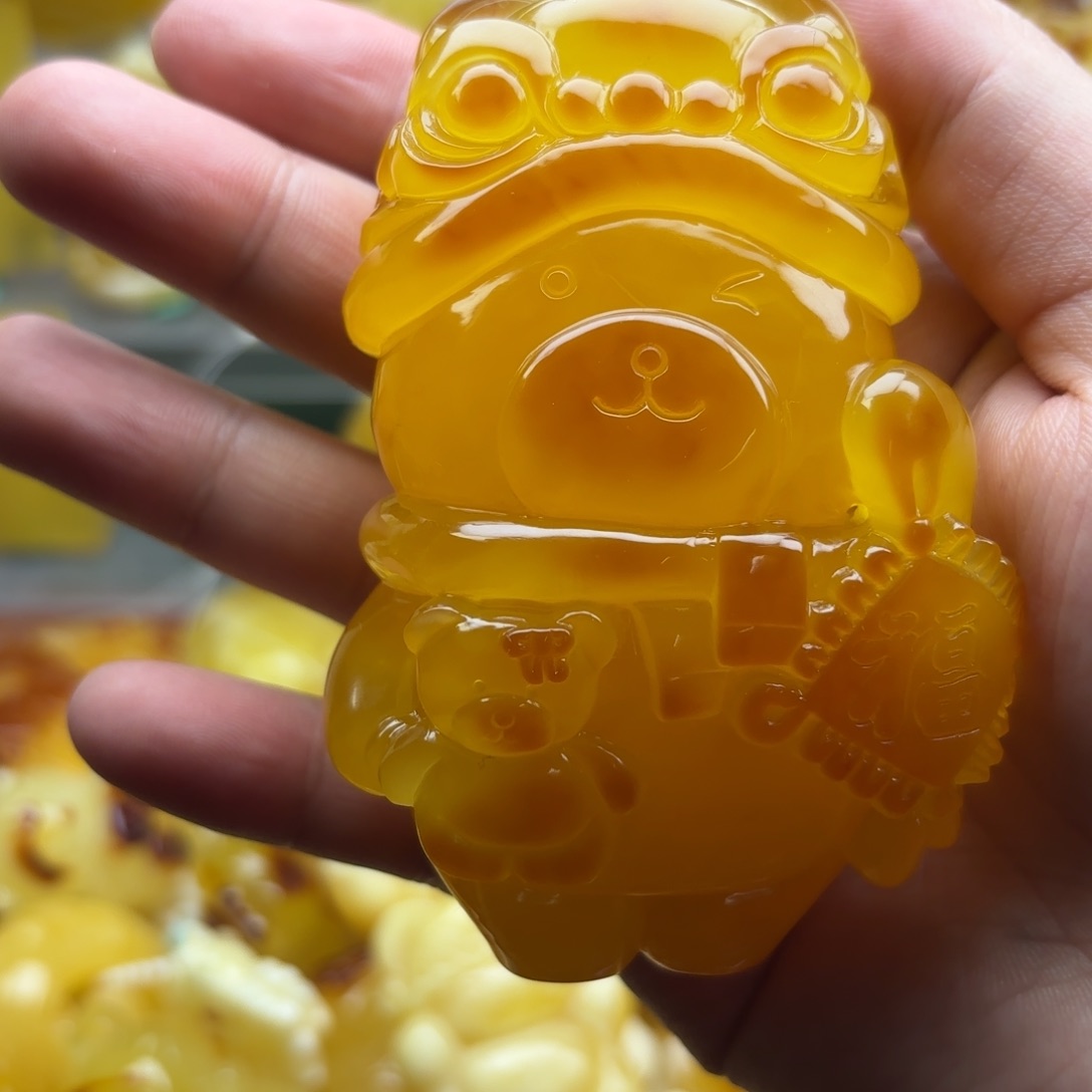 蜜蜡裸石未镶嵌醒狮熊熊