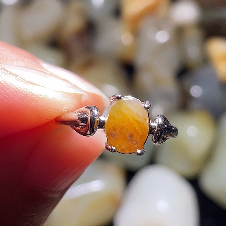 未镶嵌戒指和田玉