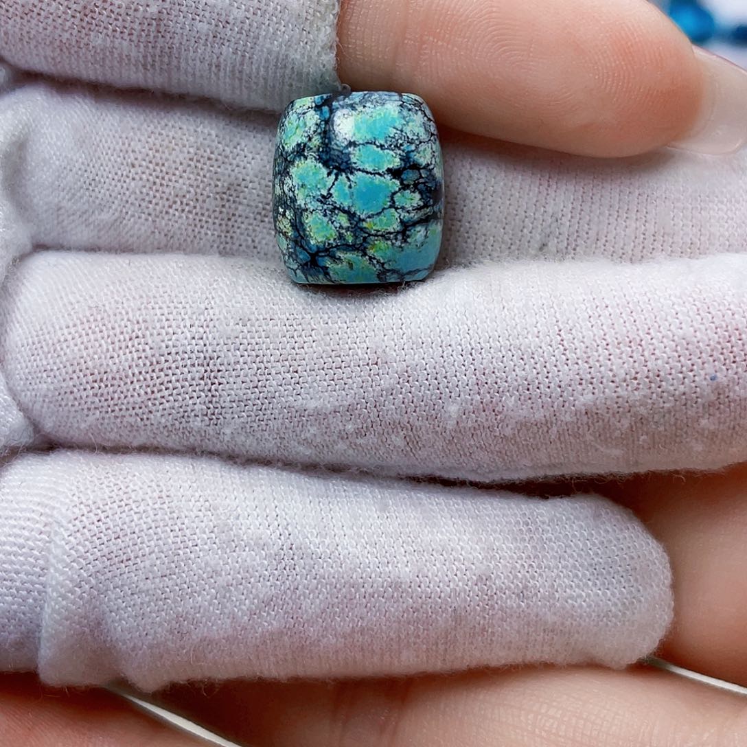 绿松石未镶嵌饰品