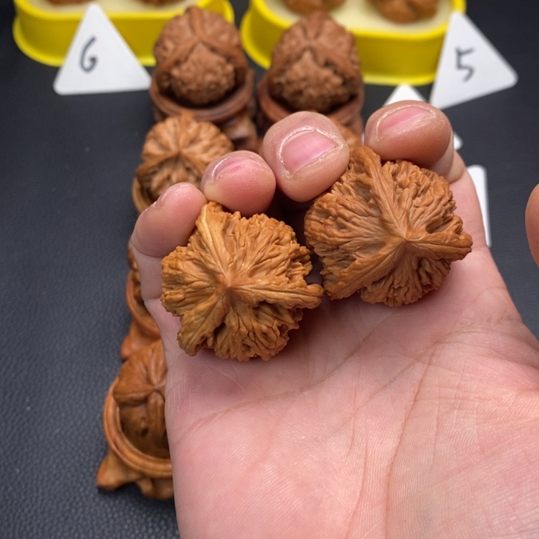 文玩核桃吊坠6虎奔