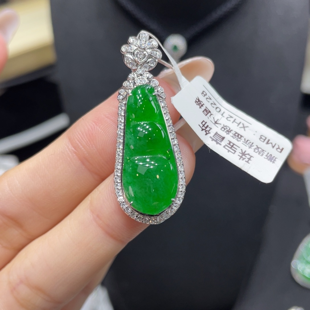 翡翠颈饰18K金镶嵌天然缅甸翡翠a货